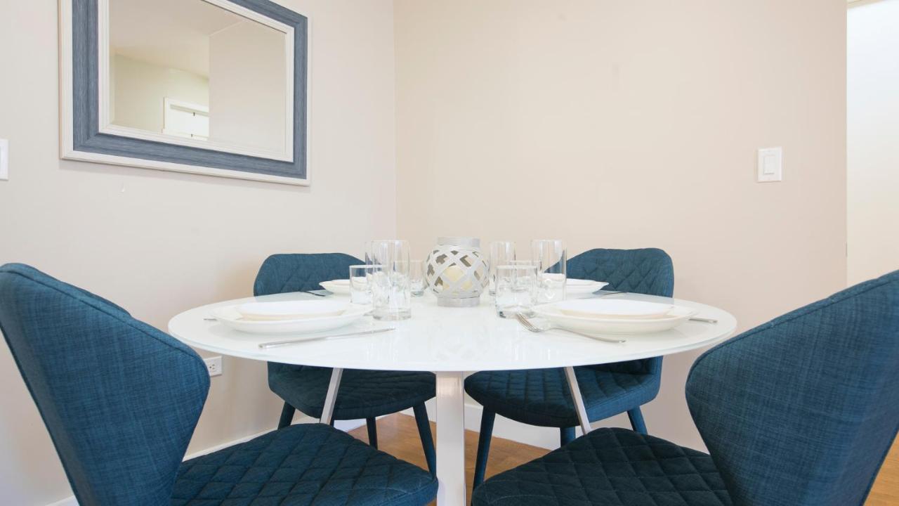 Brand New, Luxury 1 Bed 1 Bath , Full Service Building Apartment *