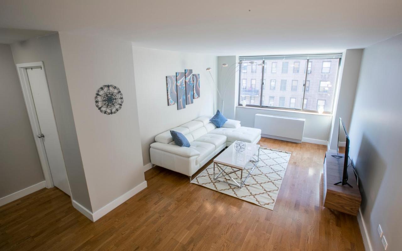 Apartment Brand New, Luxury 1 Bed 1 Bath , Full Service Building *