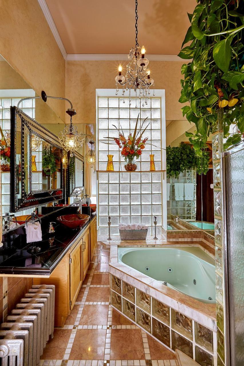 Hotel The International Cozy New York