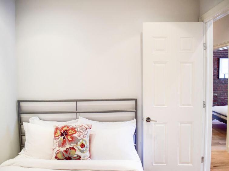Nolita Sleeps 6 Wifi Apartment