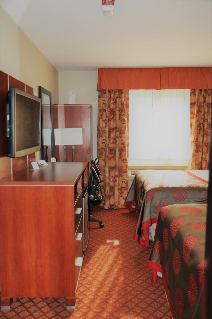 Ramada By Wyndham Staten Island 3* New York
