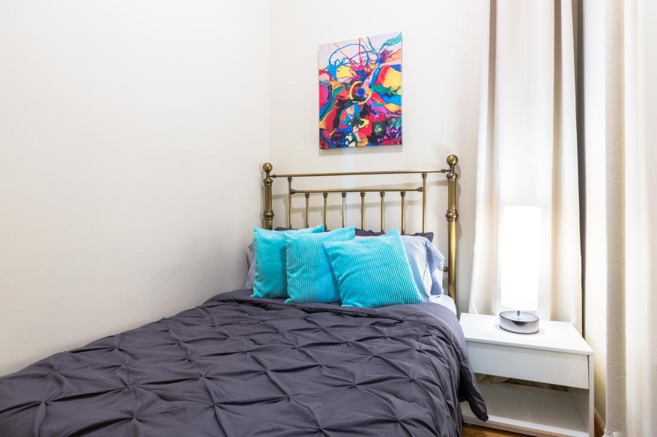 Spacious Apt Close To 9th Avenue *