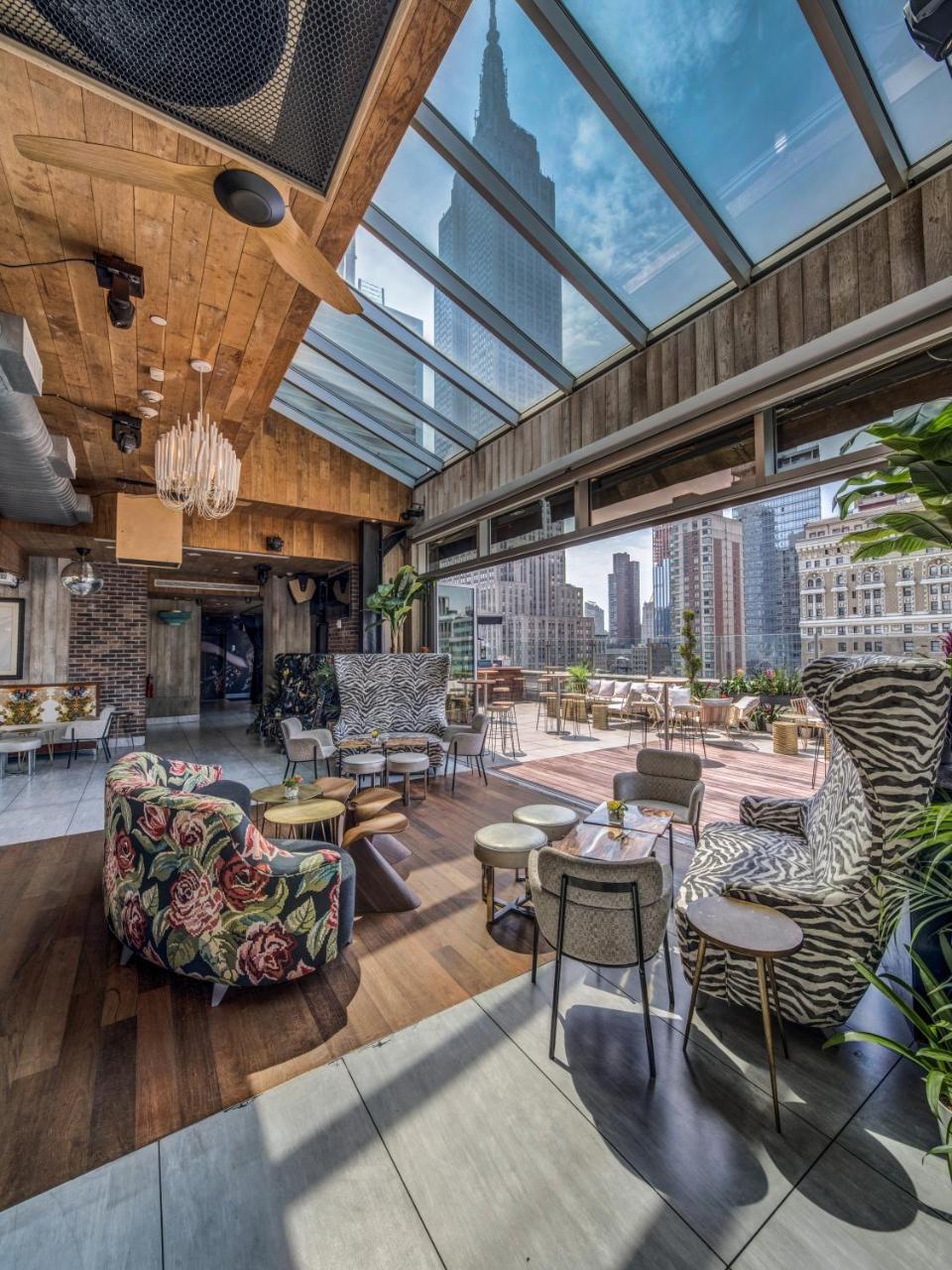 Courtyard By Marriott Manhattan/herald Square Hotel 4*