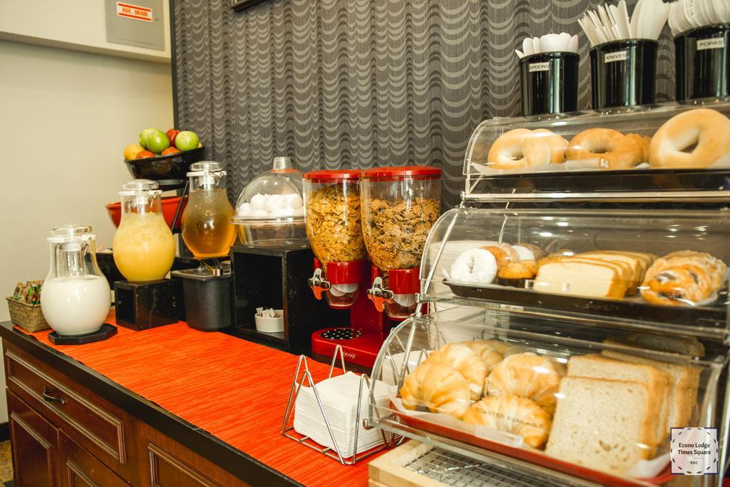 Hotel Econo Times Square 2*