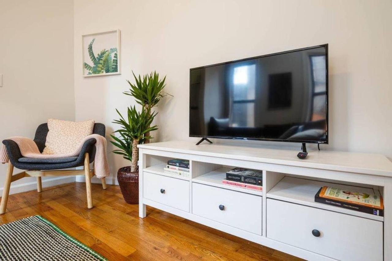 Apartment Lower East Side Gem: Quiant Space In Trendy, Vibrant, Convenient Neighborhood ! Sleeps 7