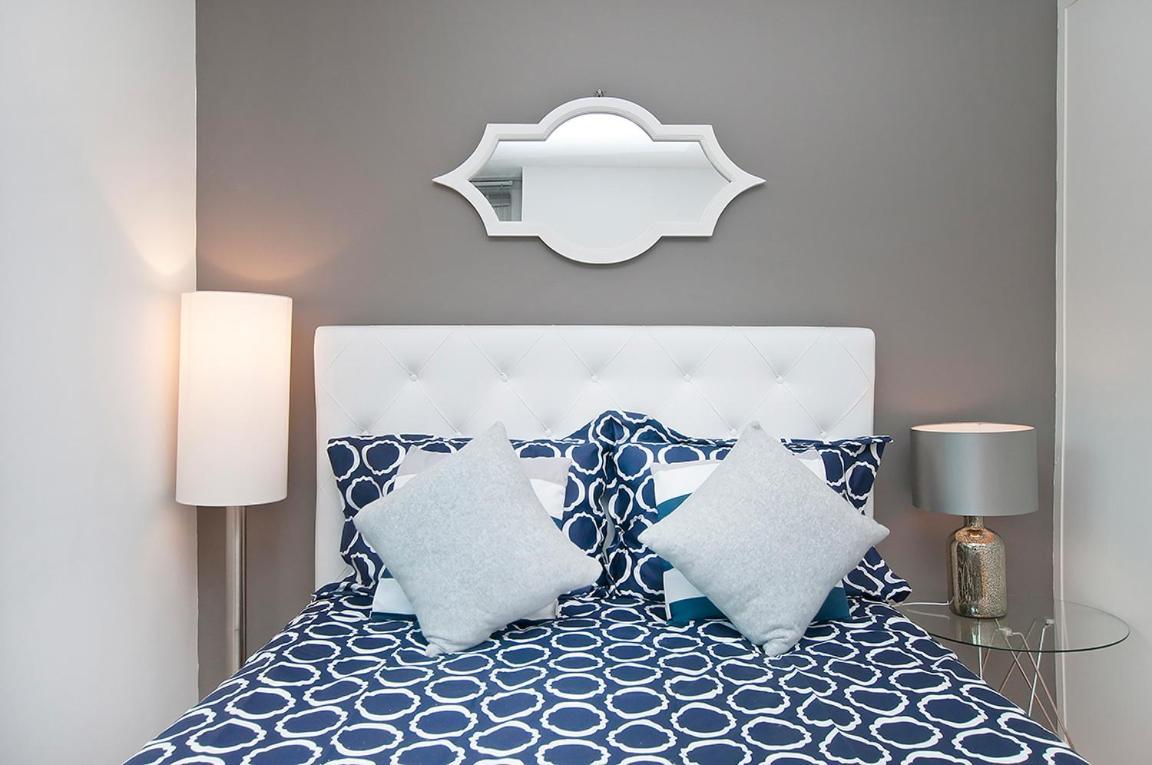Apartment Luxurious 2 Bed Doorman Apt At Uws Apts New York