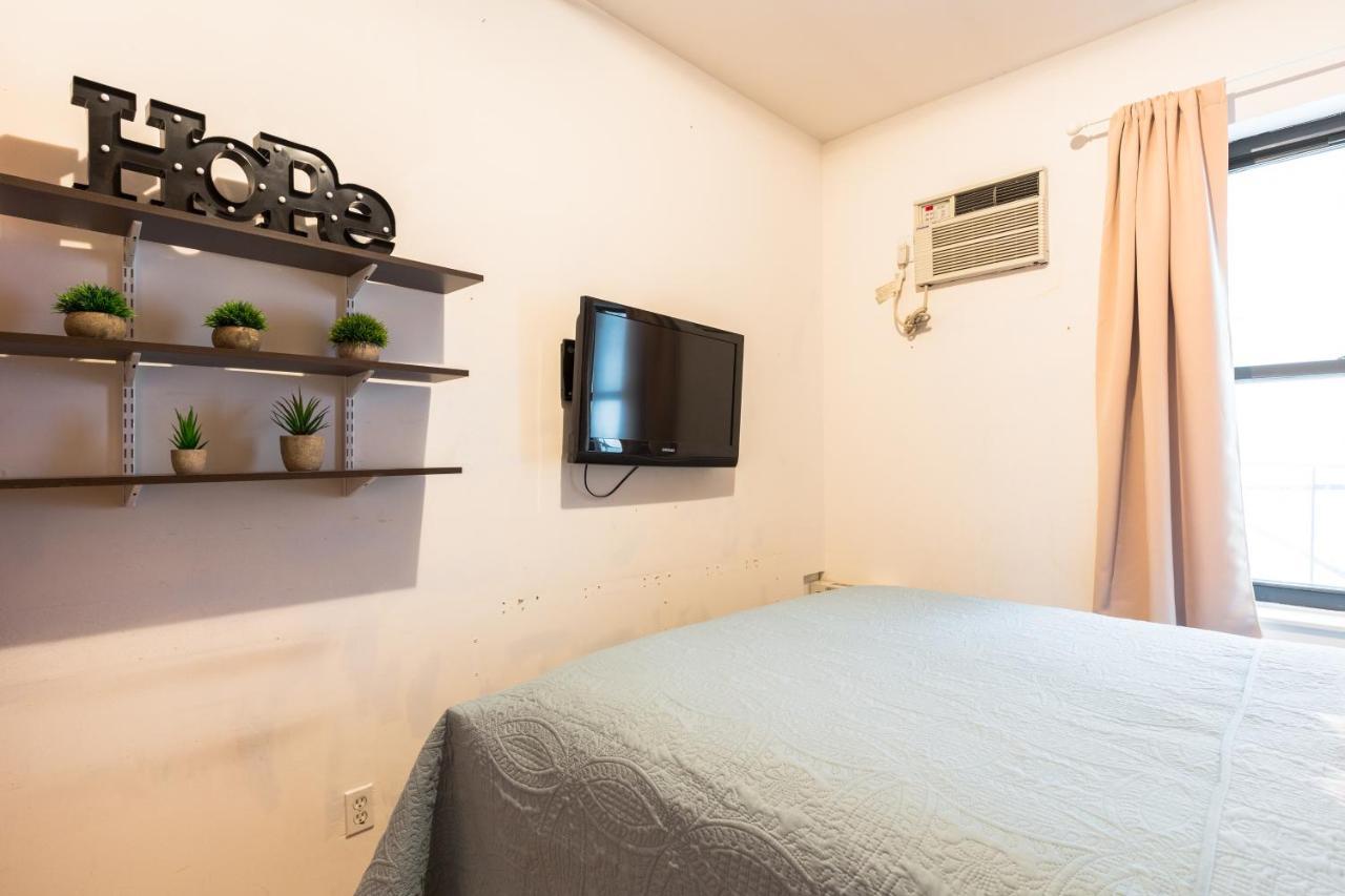 Apartment Spacious Apt Close To 9th Avenue *