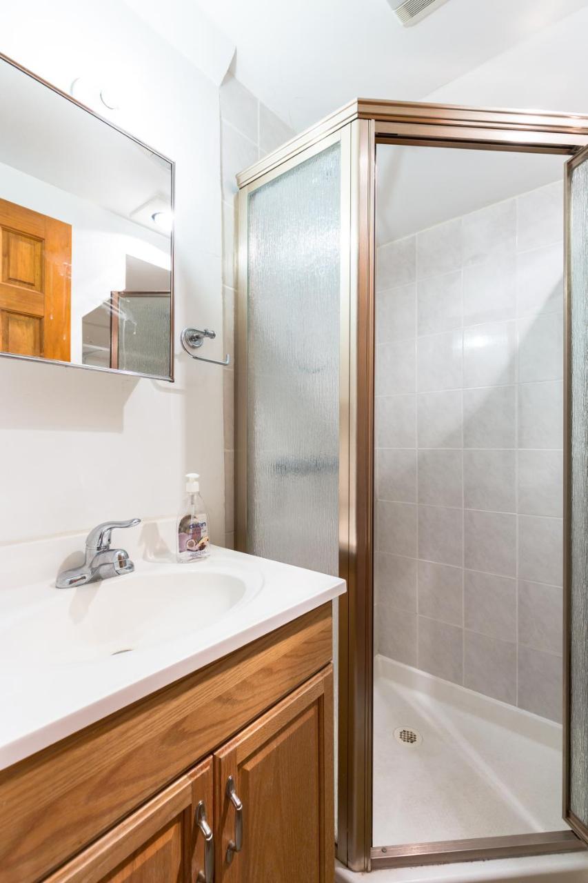 Spacious Apt Close To 9th Avenue *