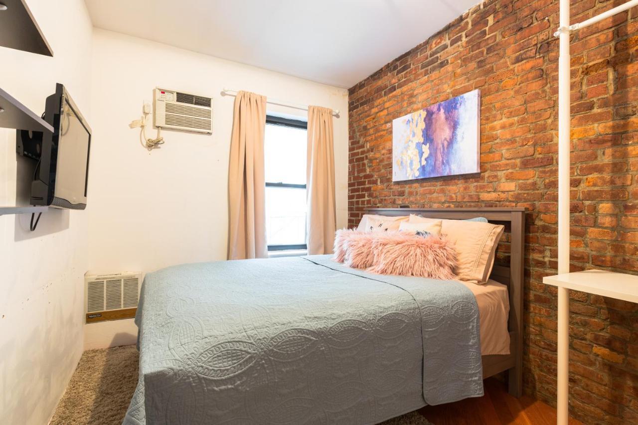 Spacious Apt Close To 9th Avenue
