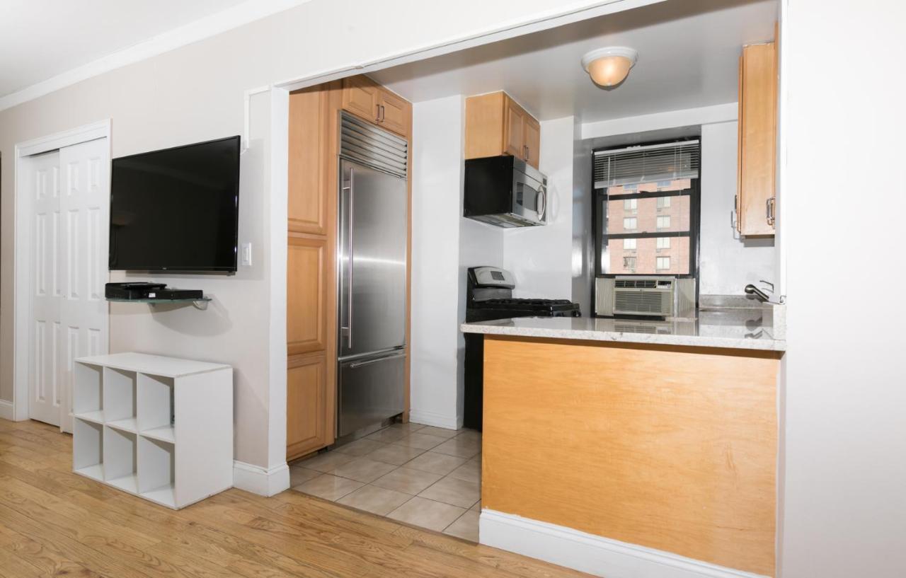 3 Bedrooms With Private Balcony By Central Park Appartement