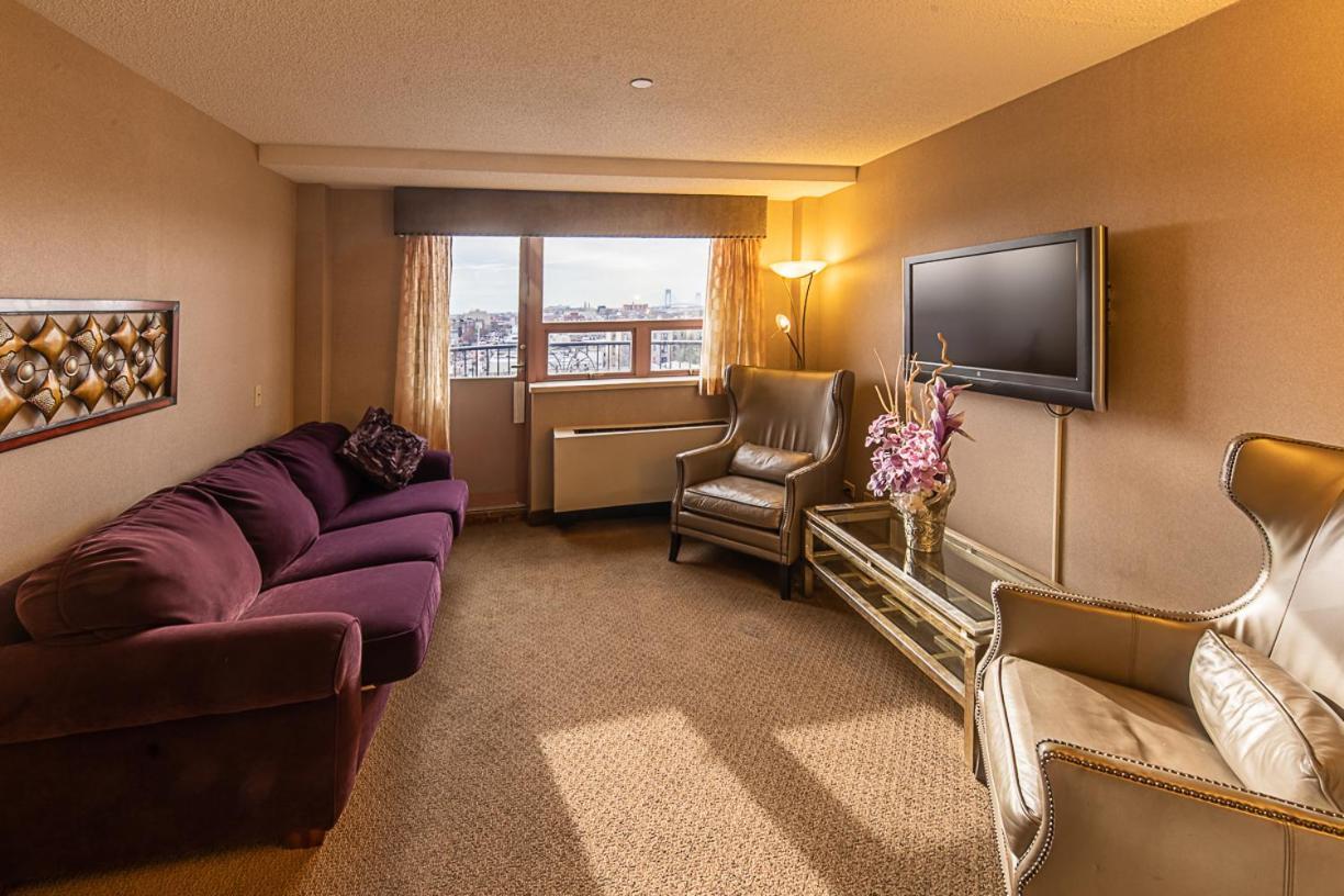 Hotel The Avenue Plaza