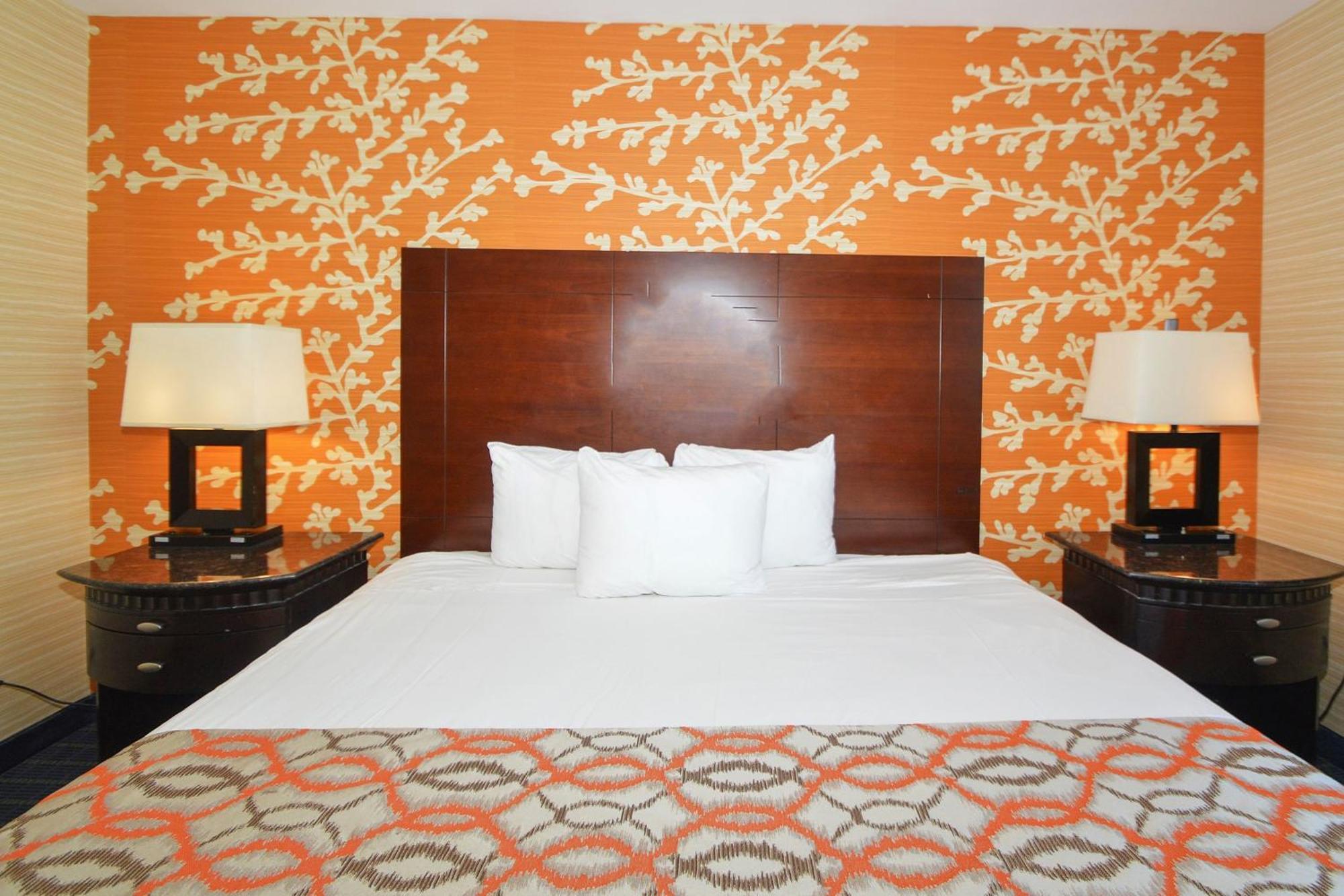 - Laguardia Airport 3*