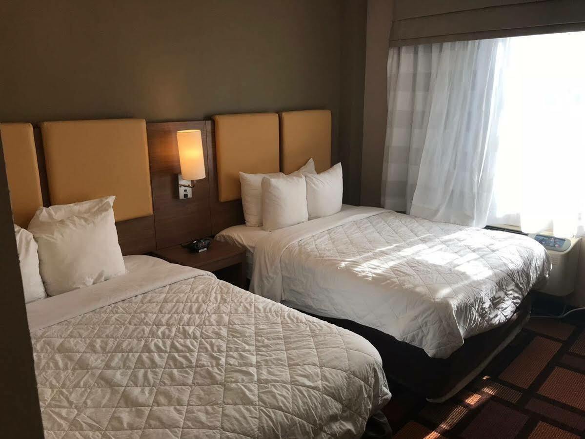 Days By Wyndham Brooklyn Borough Park