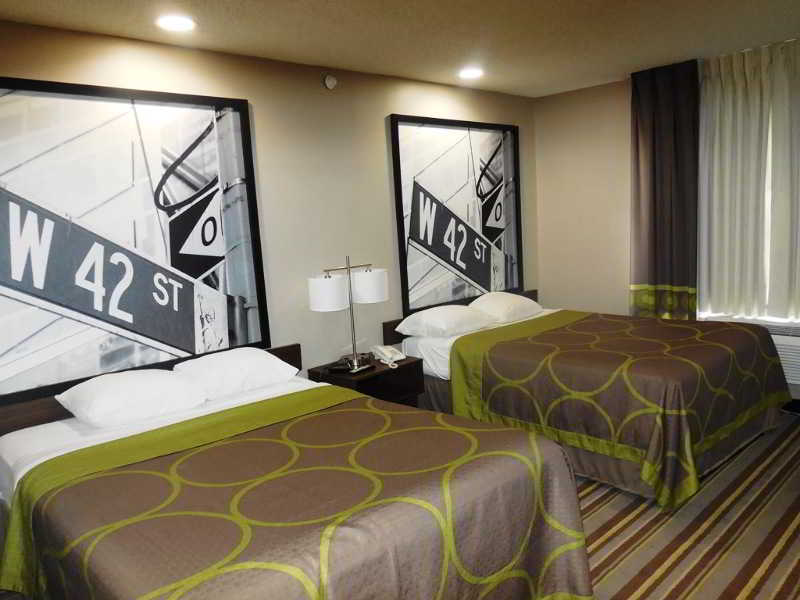 Super 8 By Wyndham Jamaica North Conduit