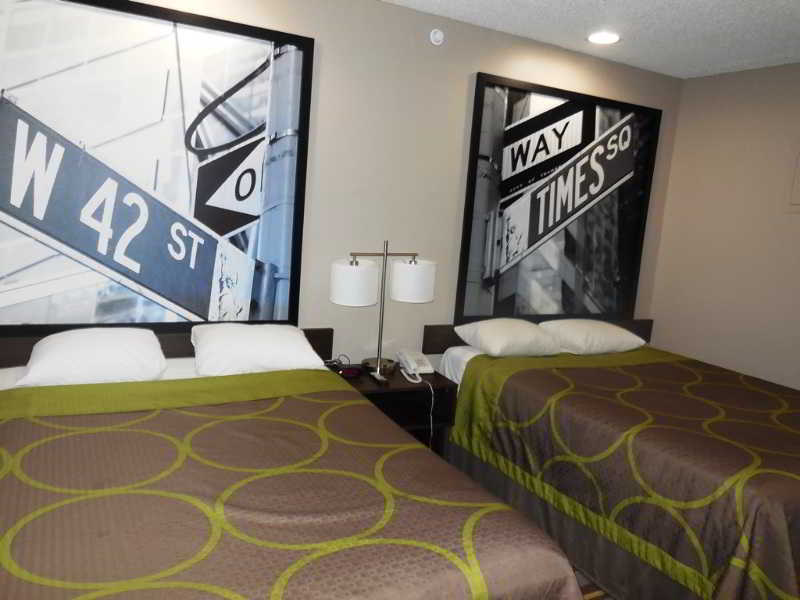 Super 8 By Wyndham Jamaica North Conduit Hotel 2*