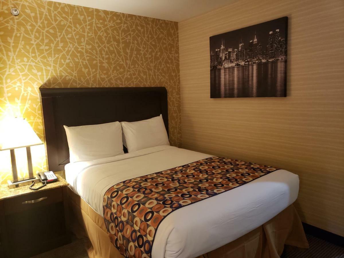 Elmhurst 3* New York