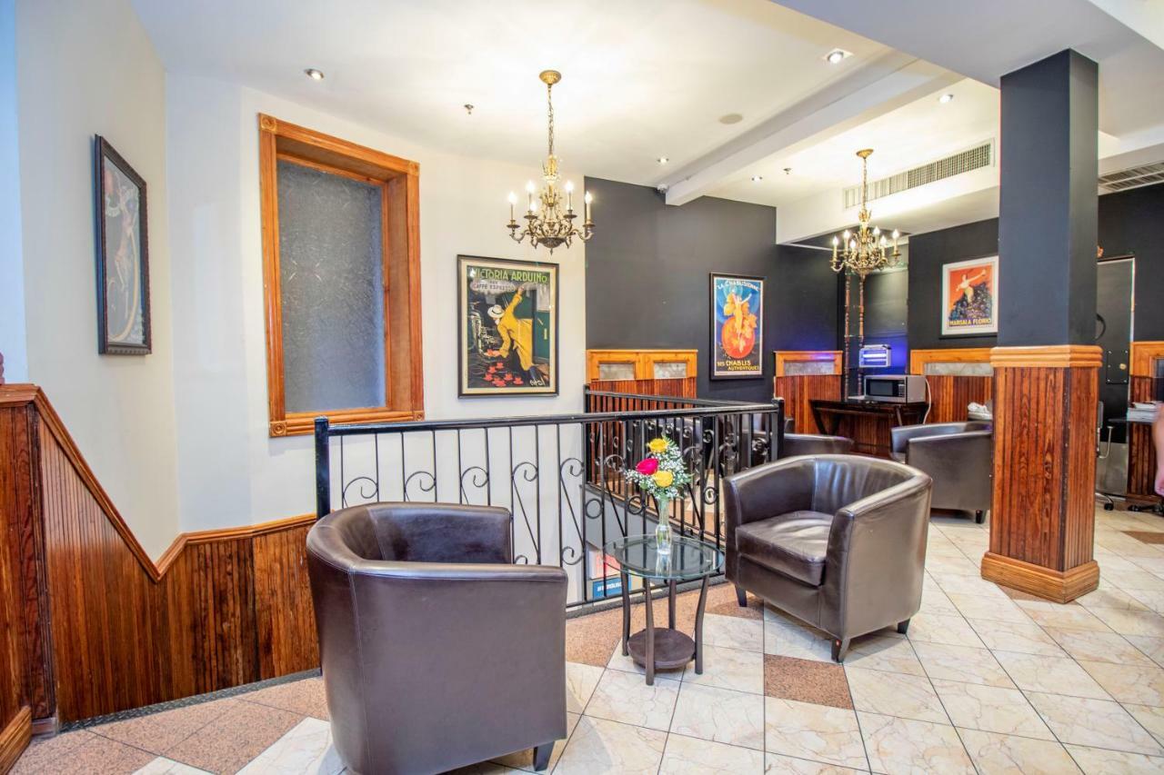 The Historic Blue Moon - Nyc New York