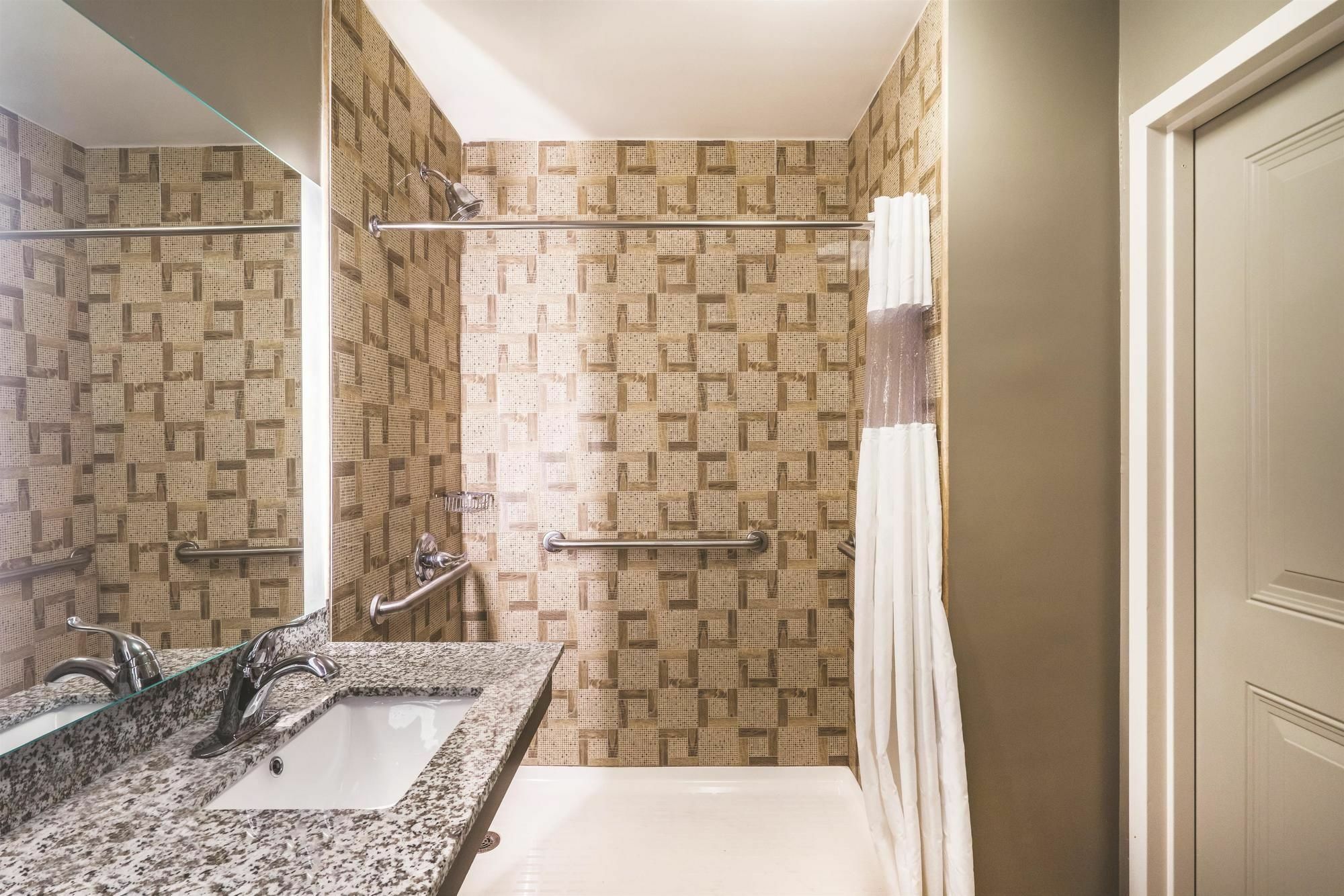 La Quinta By Wyndham Brooklyn Central Hotel