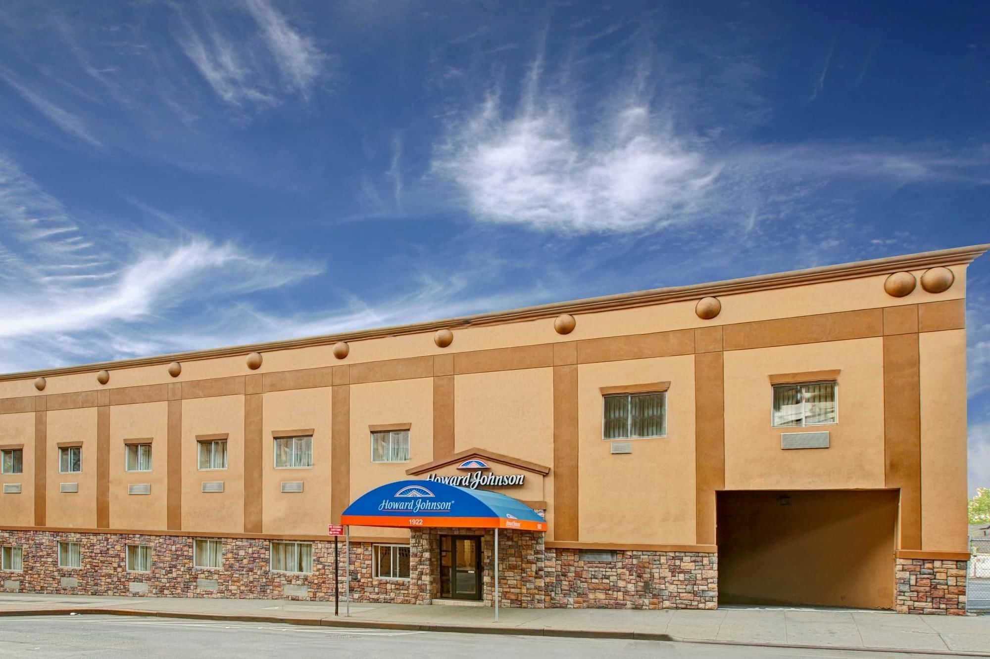 Hotel West Farms New York