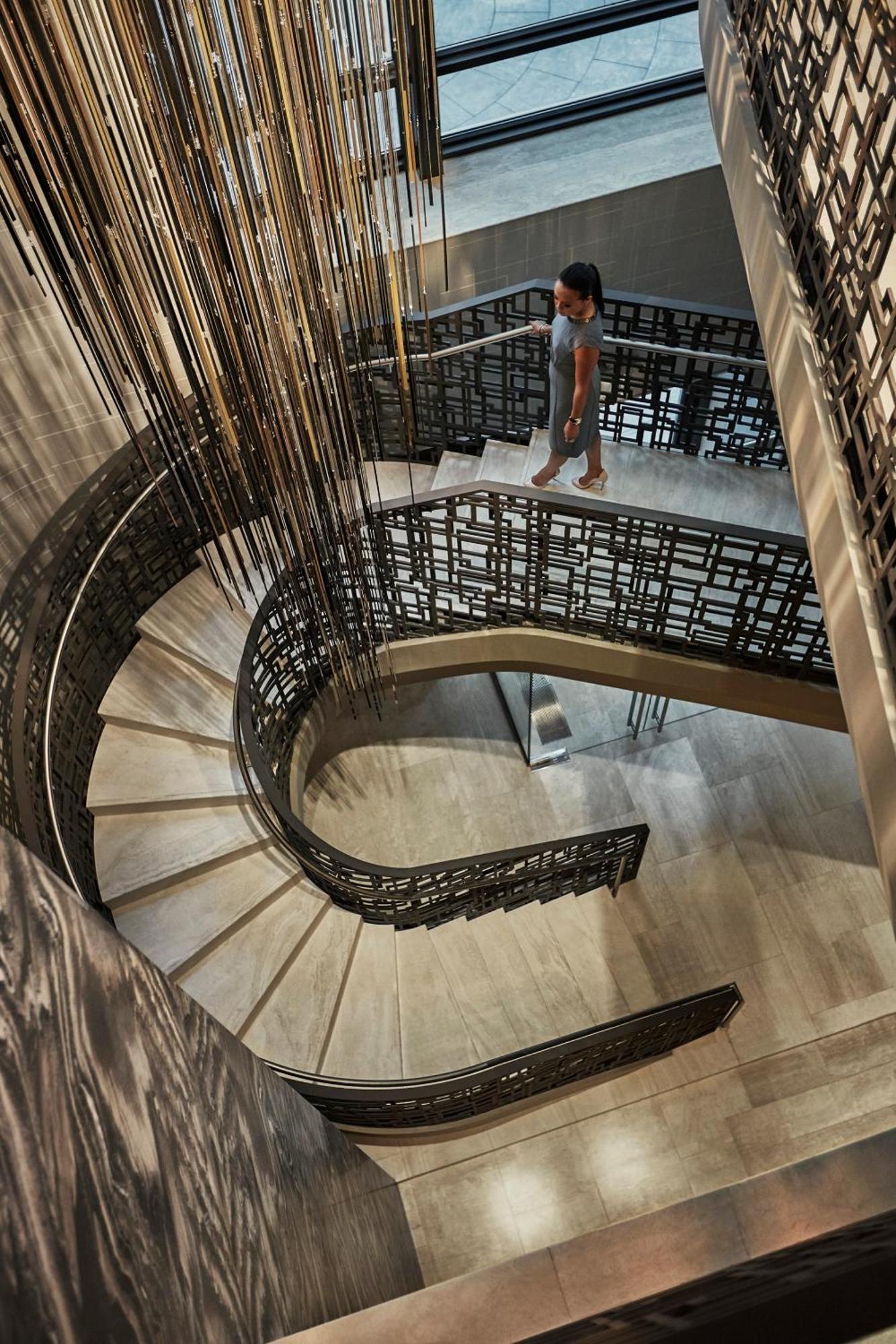 Four Seasons Downtown Hotel 5*