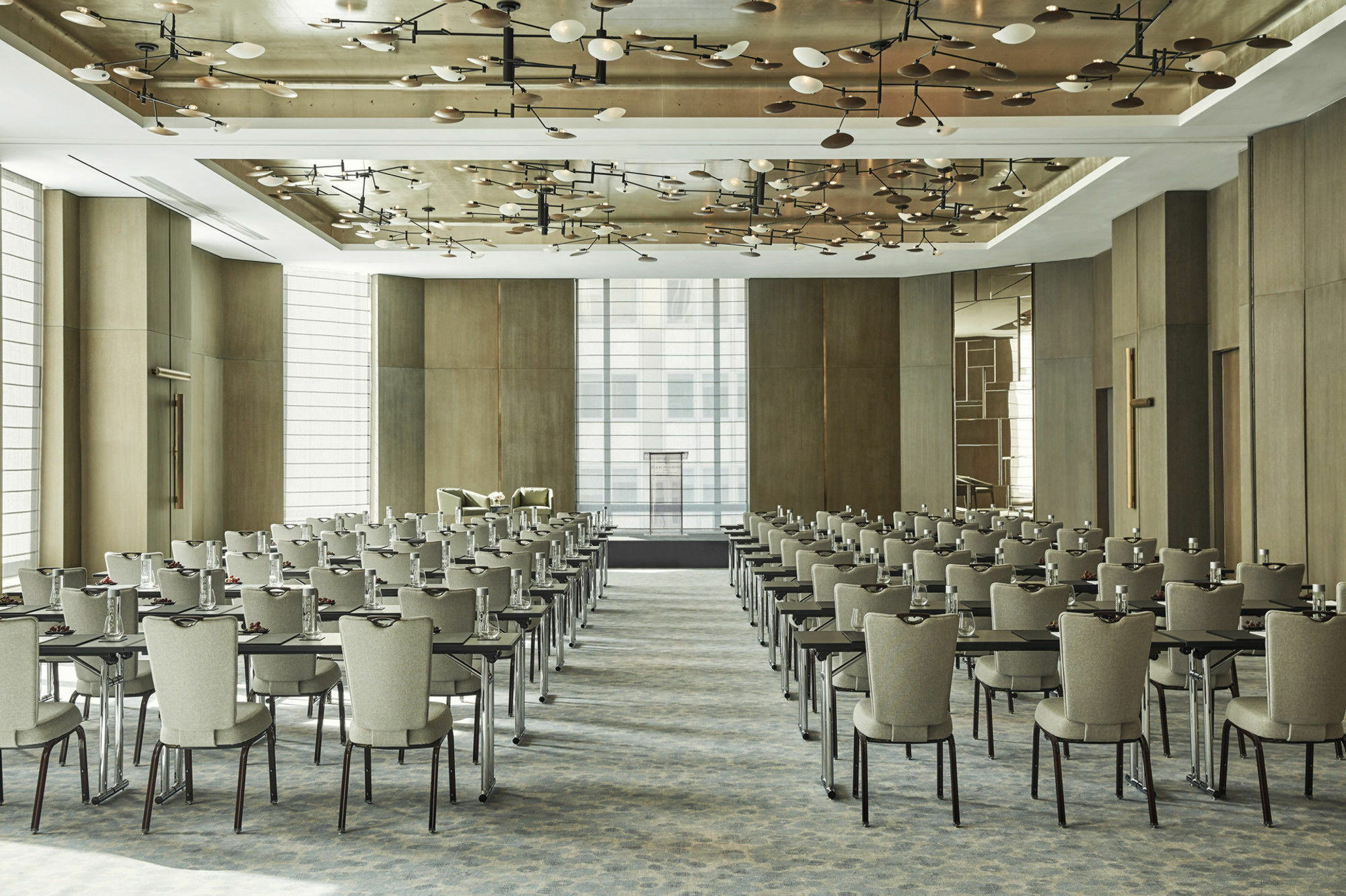 Hotel Four Seasons Downtown 5*