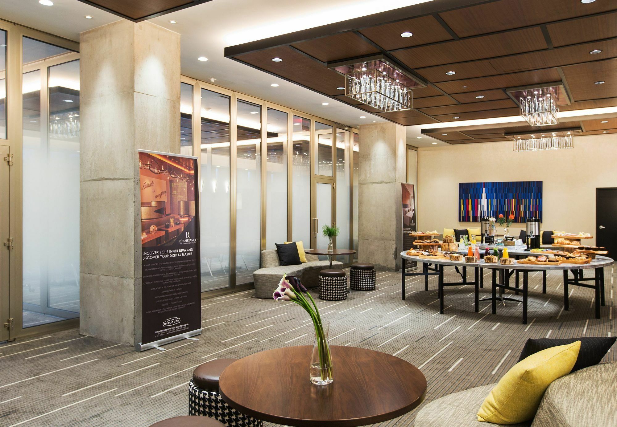 Renaissance Midtown 4*