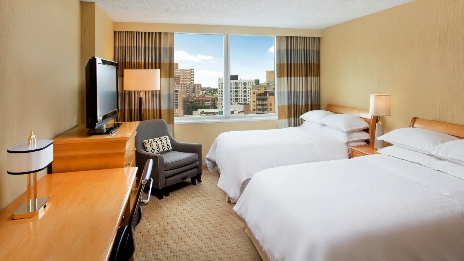 Sheraton Laguardia East Hotel 3*