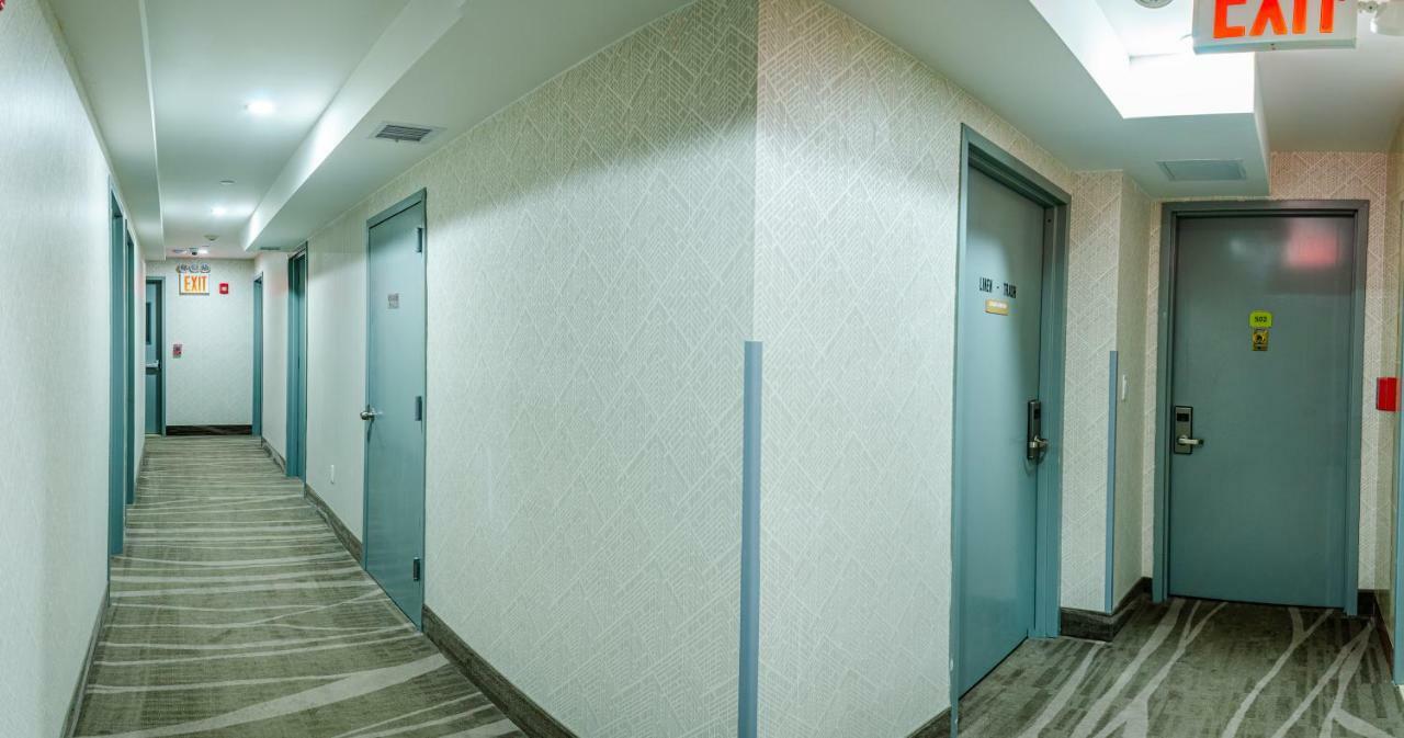 Elmhurst 3* New York