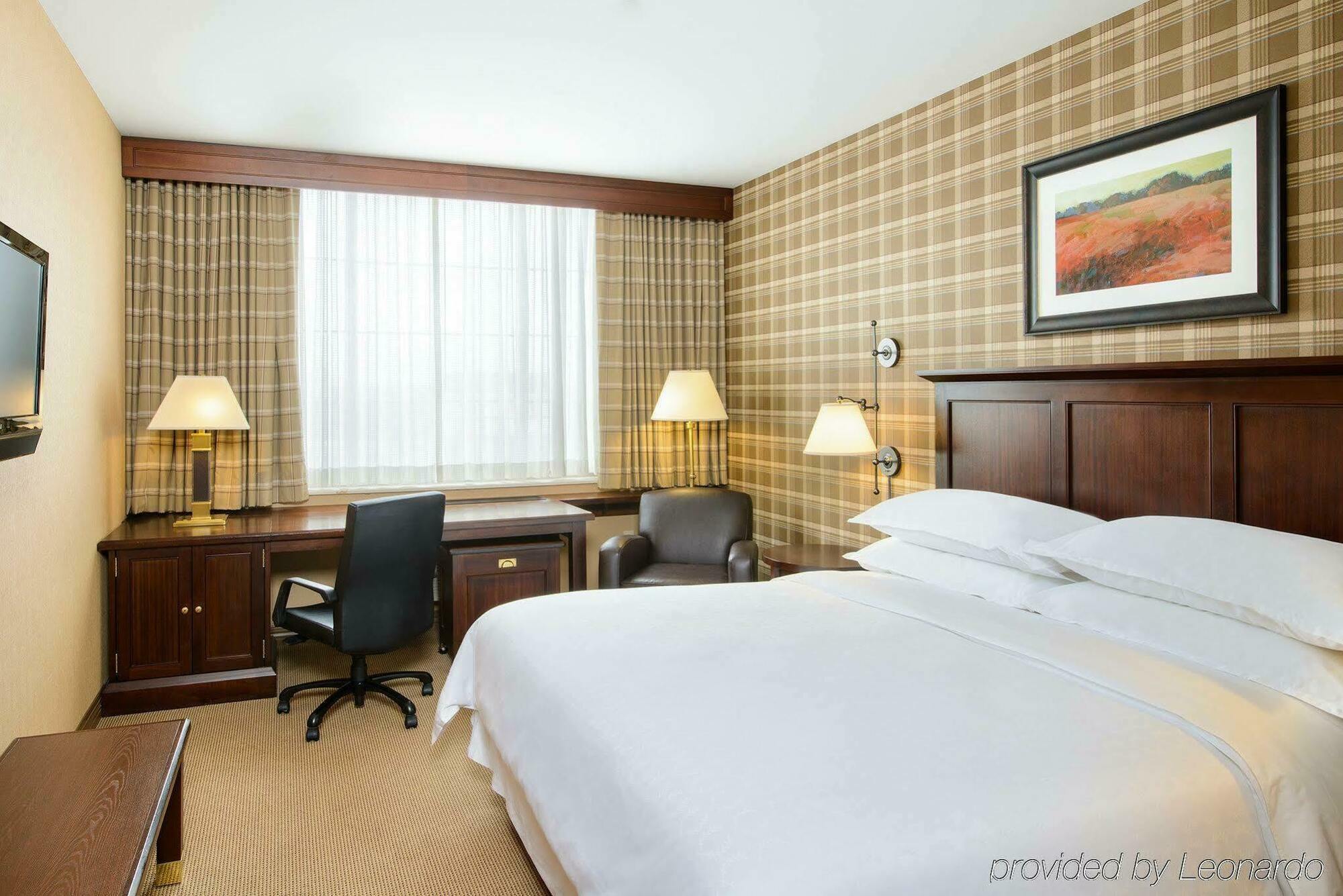 Sheraton Jfk Airport Hotel 3*