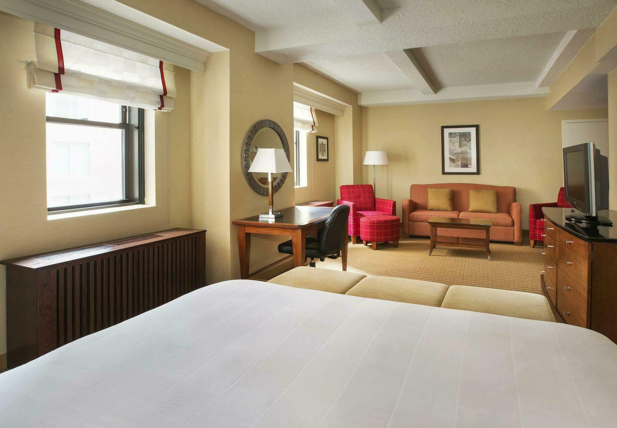 Marriott East Side Hotel 4*