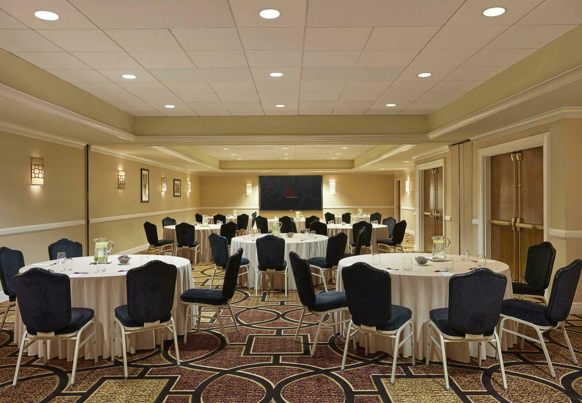 Marriott East Side Hotel