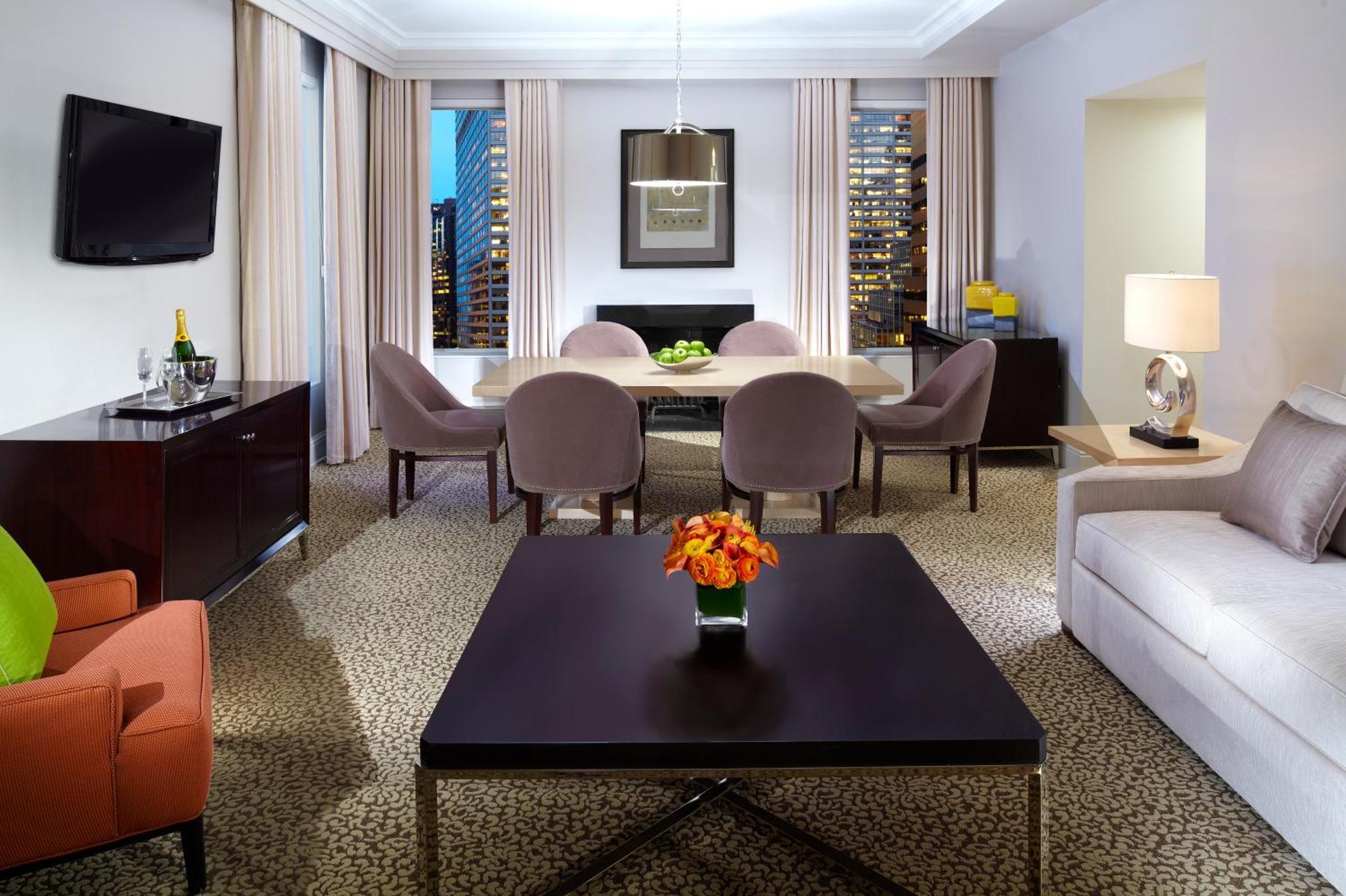 Omni Berkshire Place 4*