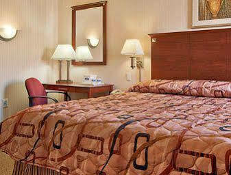 Howard Johnson Queens Village 2*