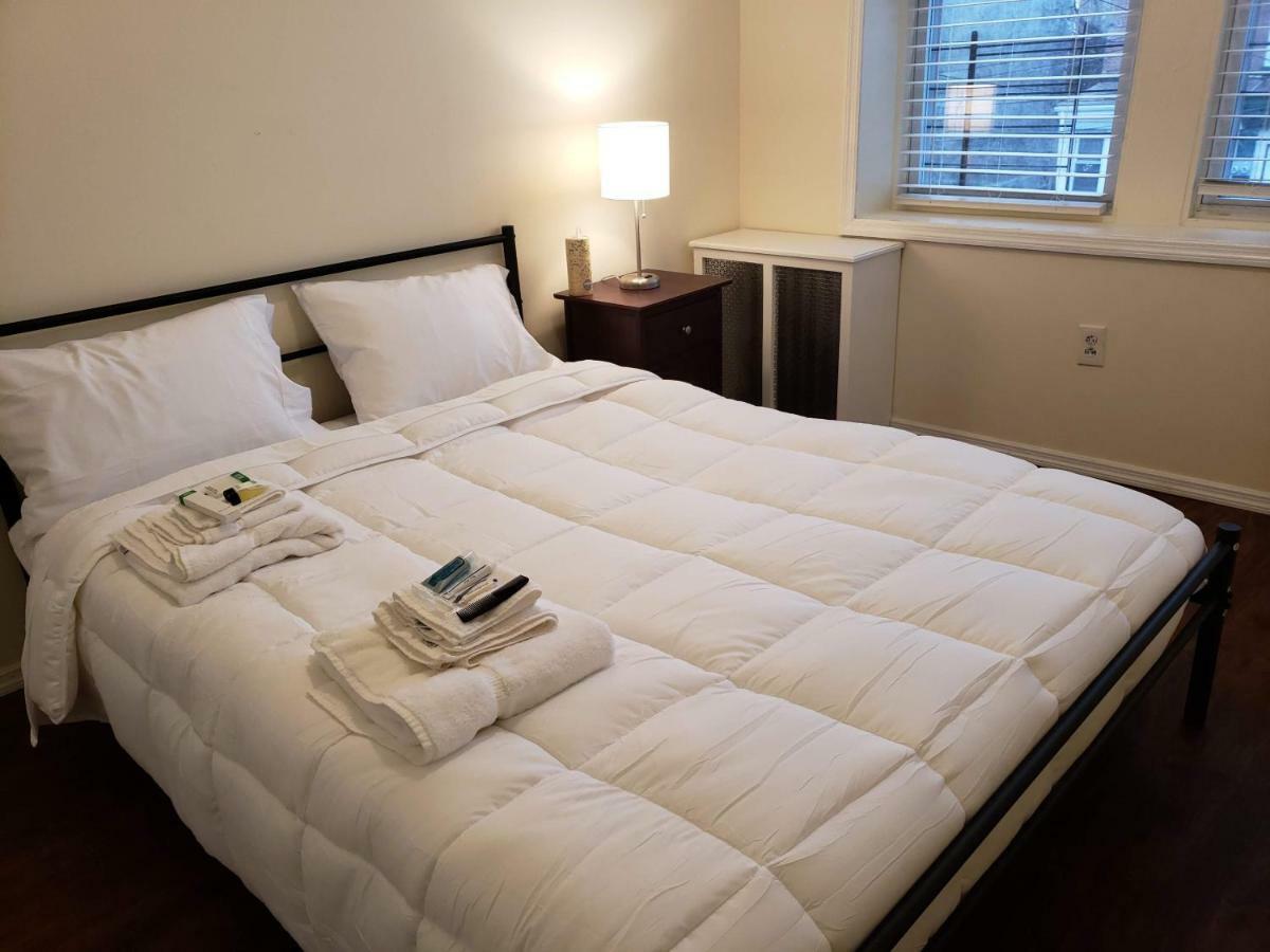 Brooklyn 3 Bedroom 1 Bathroom 8 Minutes To Subway 30 Minutes To Manhattan * New York