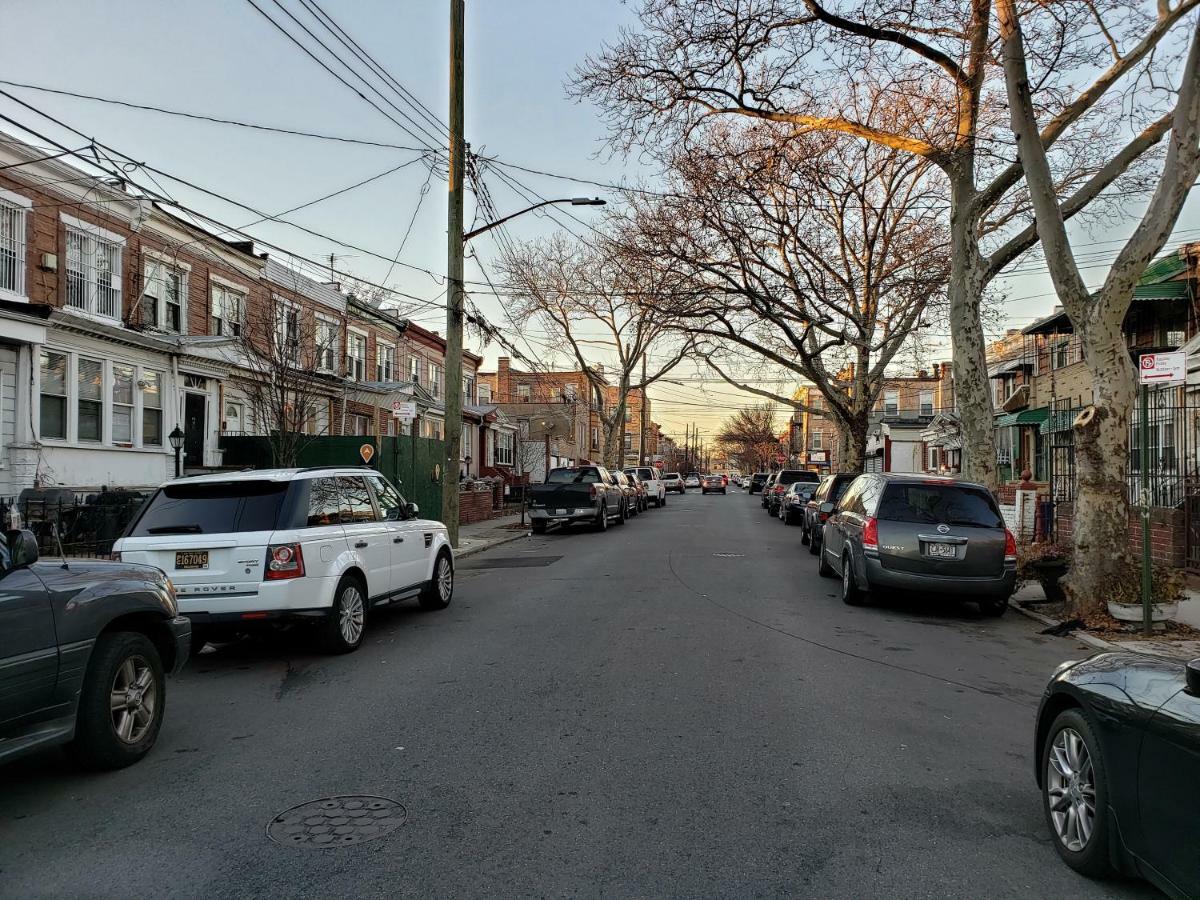 Brooklyn 3 Bedroom 1 Bathroom 8 Minutes To Subway 30 Minutes To Manhattan *