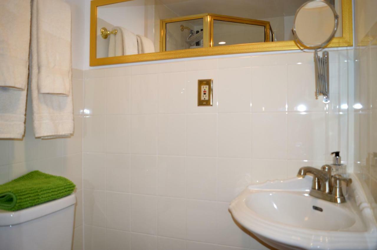 Apartment 3306 Snyder Avenue *