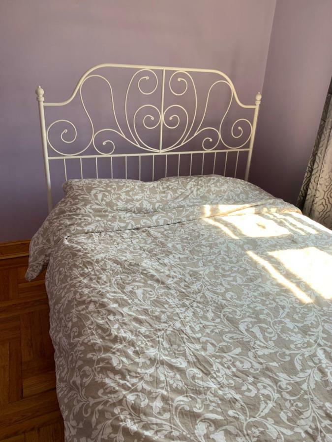 Beautiful Vintage Private In 3bdr.brooklyn. R#3 New York
