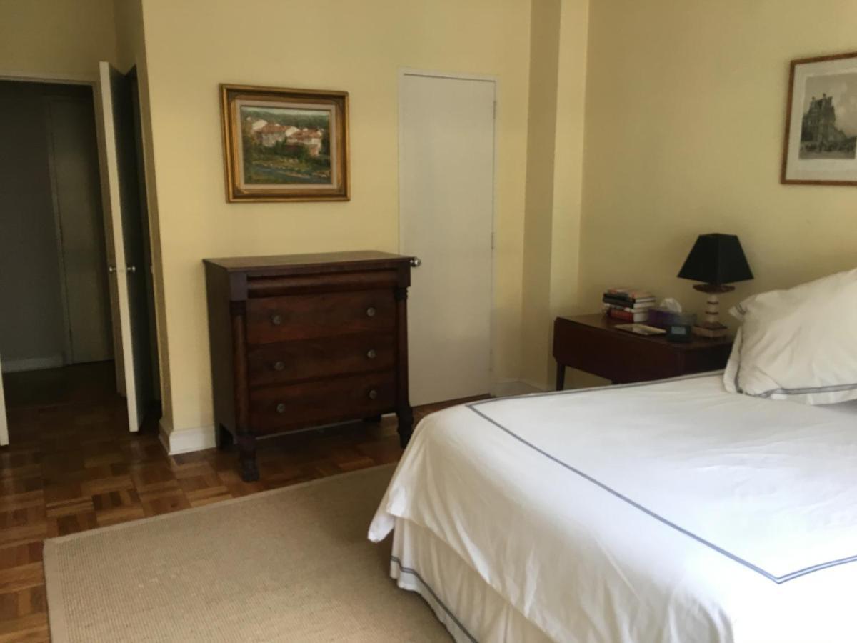 Upscale, Large, High-ceilings, Mid-town Doorman Nyc Centrally Located Apartment *