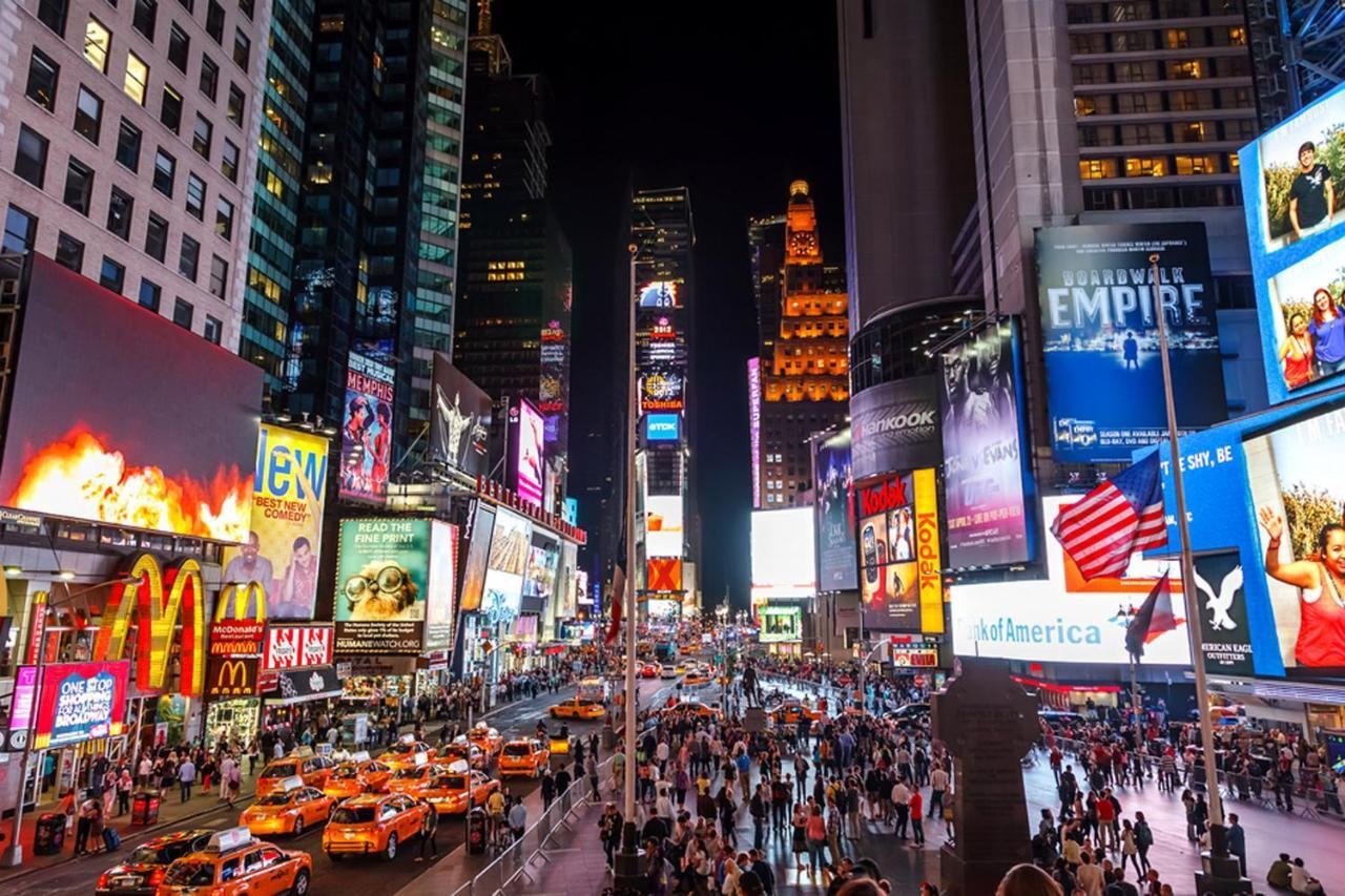 Upscale, Large, High-ceilings, Mid-town Doorman Nyc Centrally Located *