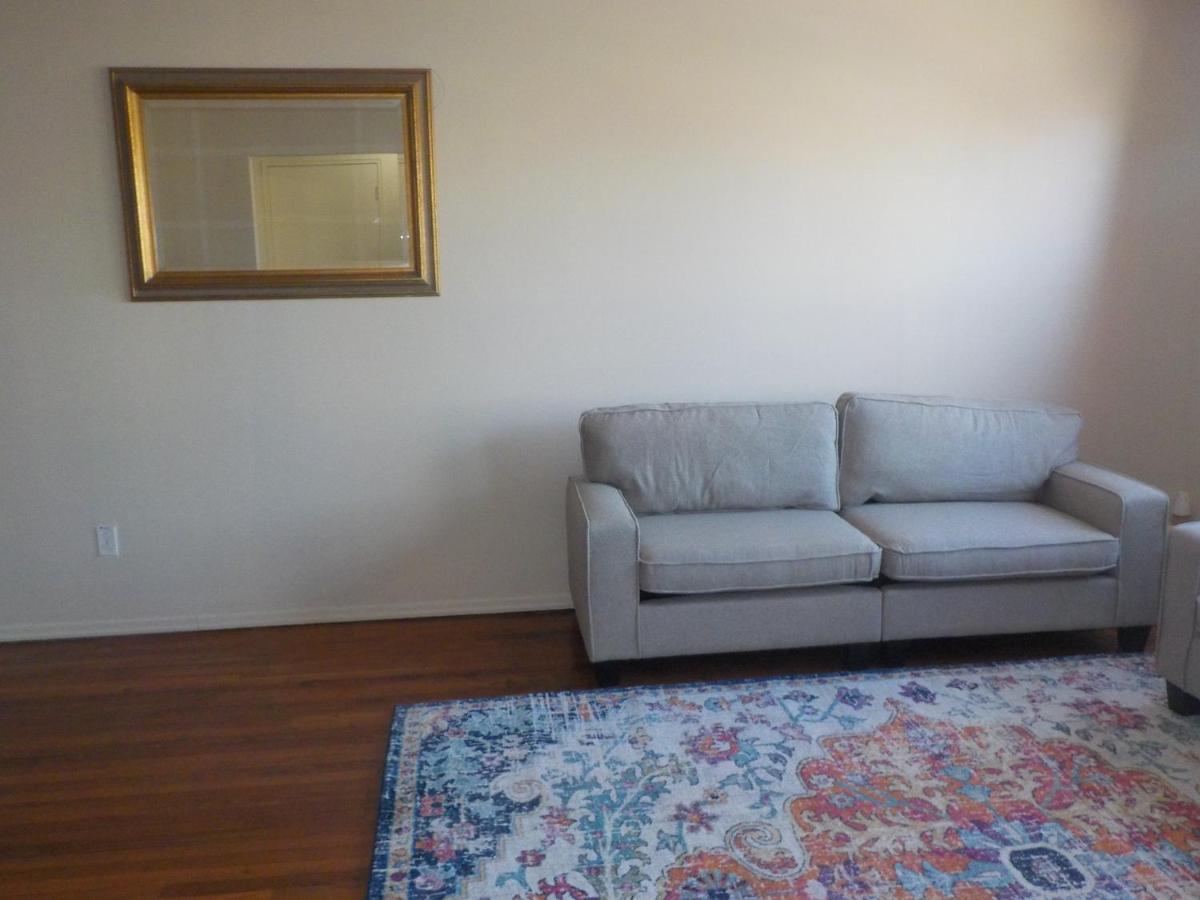 Guest house At The Water's Edge In Canarsie! New York