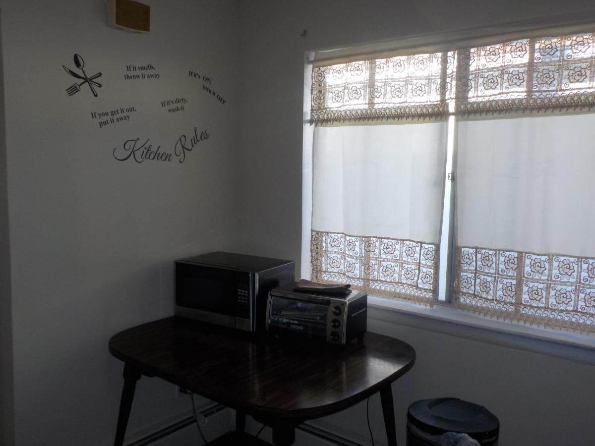 Guest house At The Water's Edge In Canarsie! *