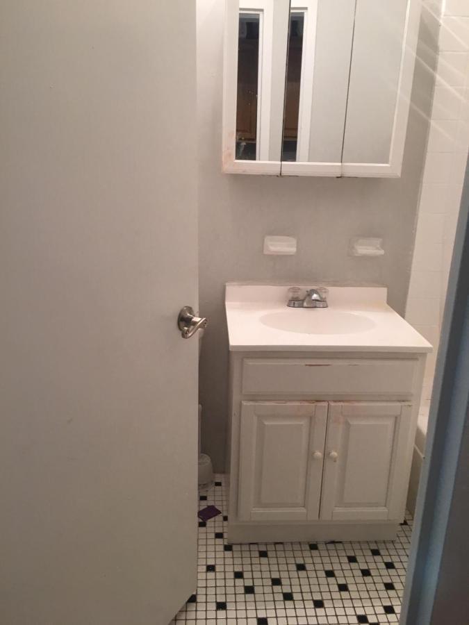 Spacious 1 Bedroom - Sleeps 4 Apartment *