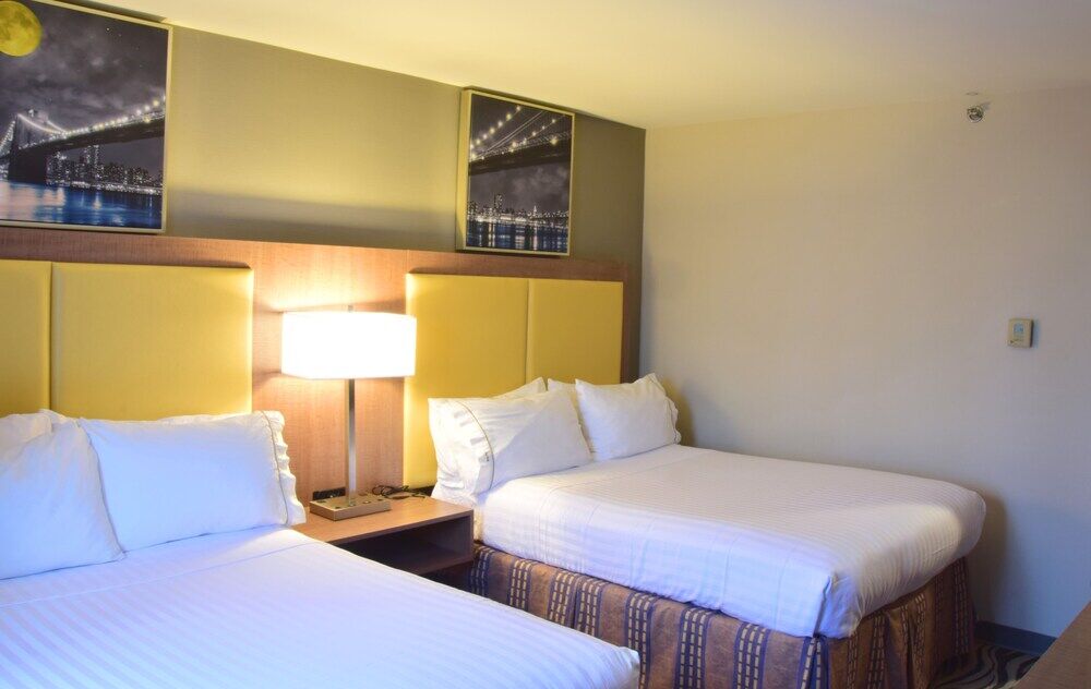 Express Brooklyn By Ihg Hotel