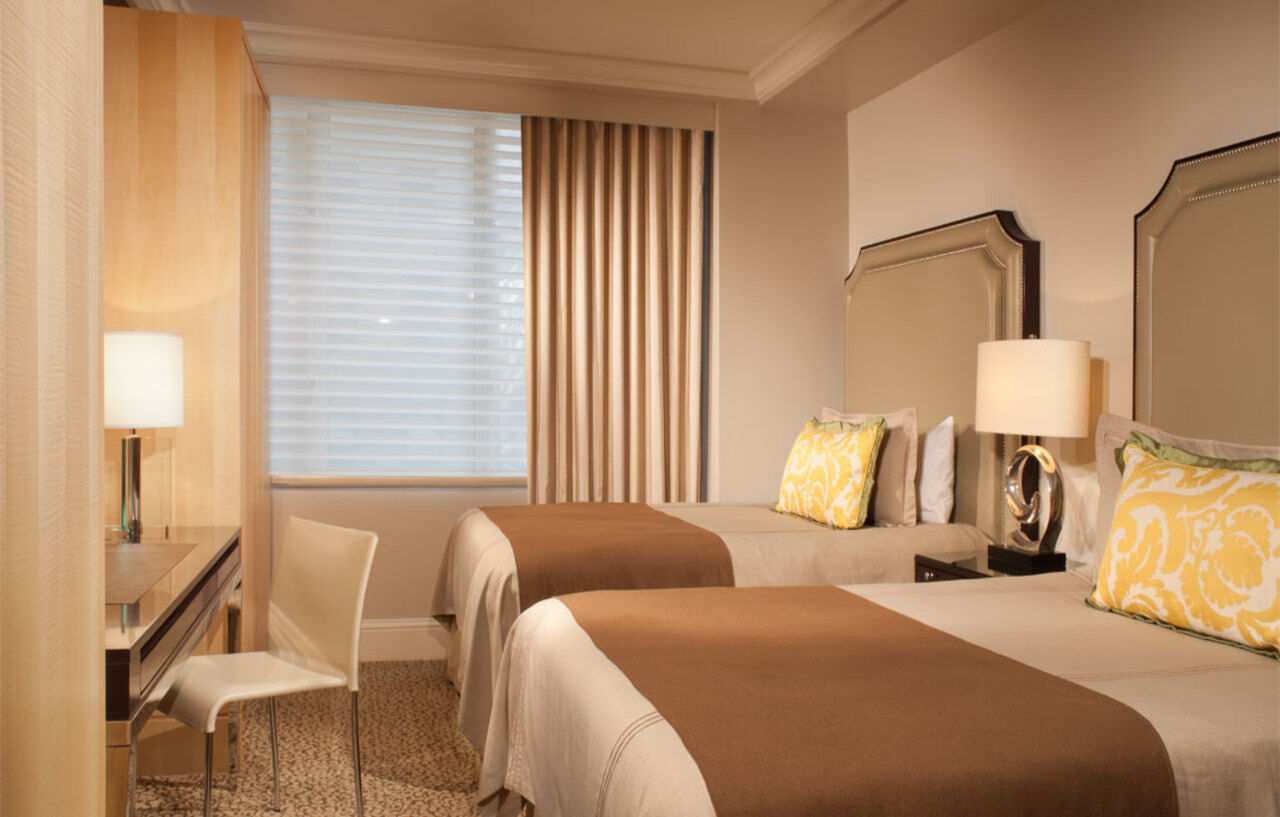 Omni Berkshire Place 4*