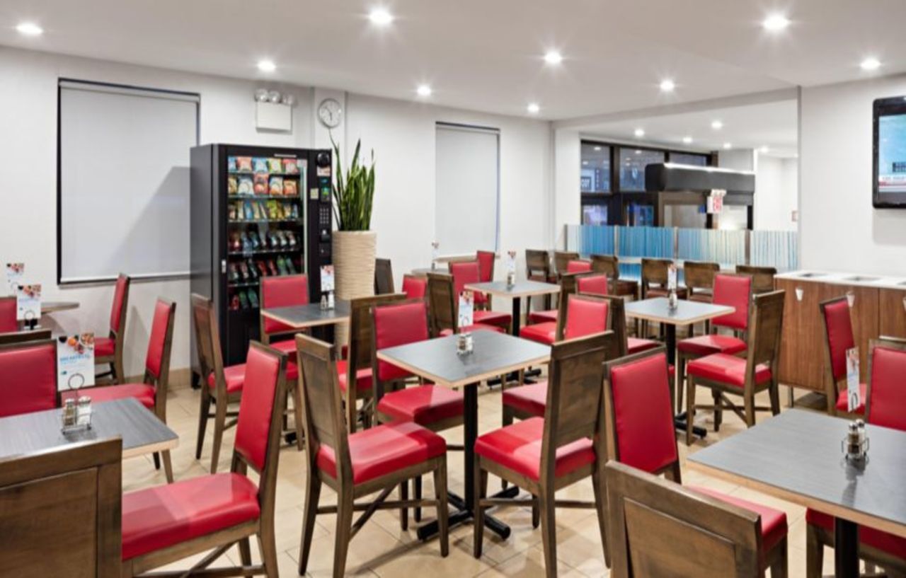 Express Brooklyn By Ihg Hotel 3*