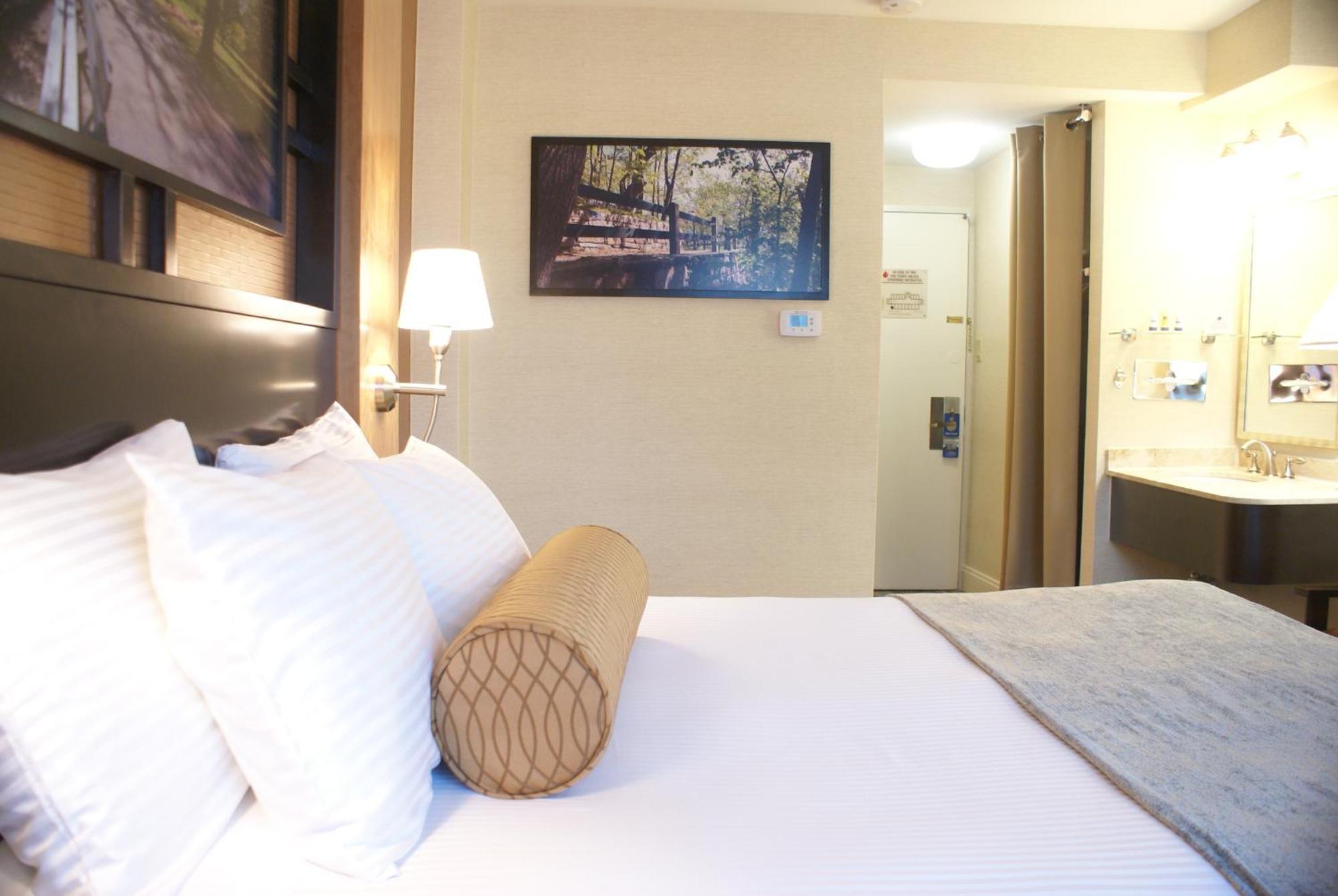 Western Queens Gold Coast 3* New York