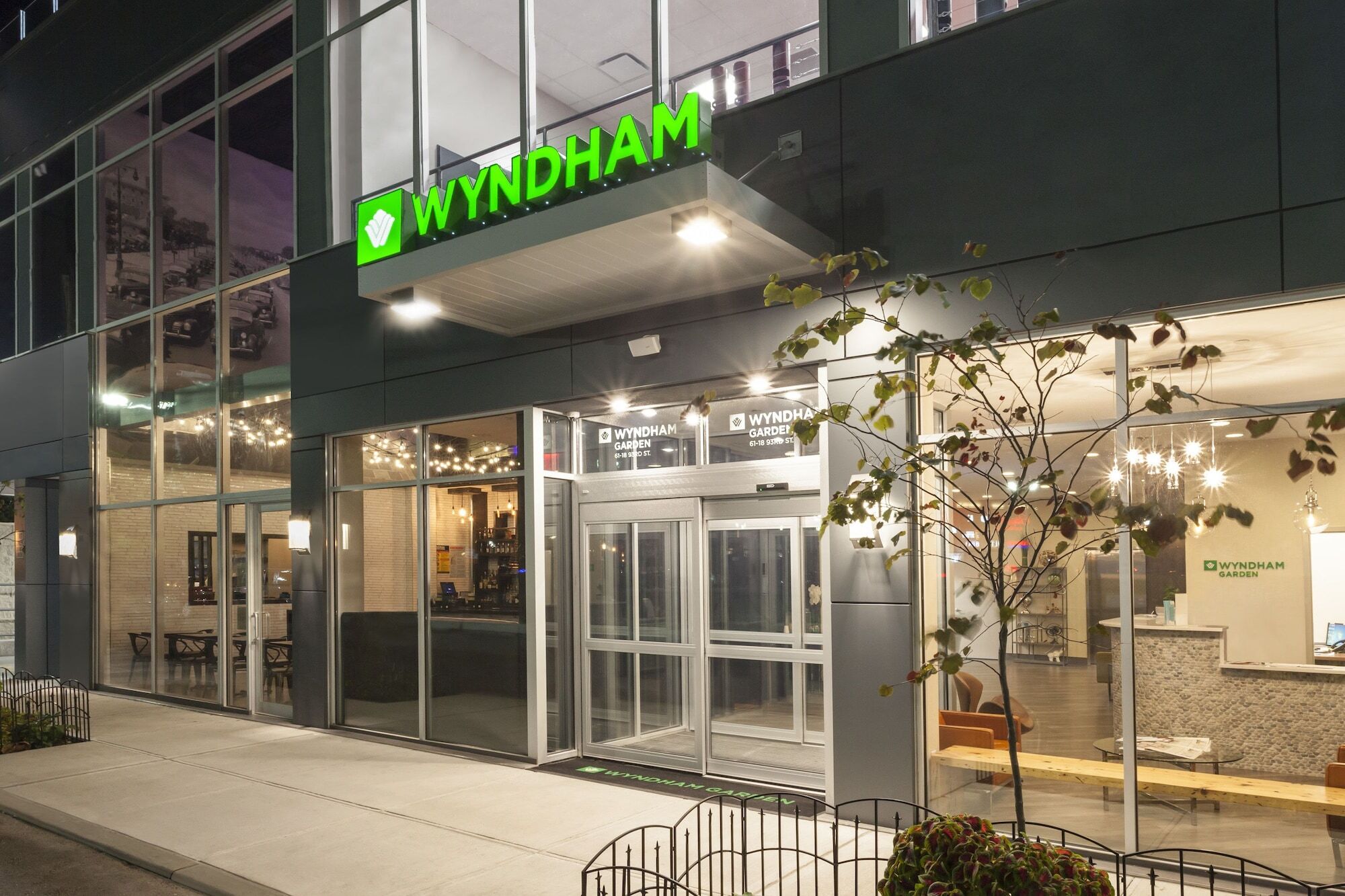 Hotel Wyndham Garden Laguardia South 3*