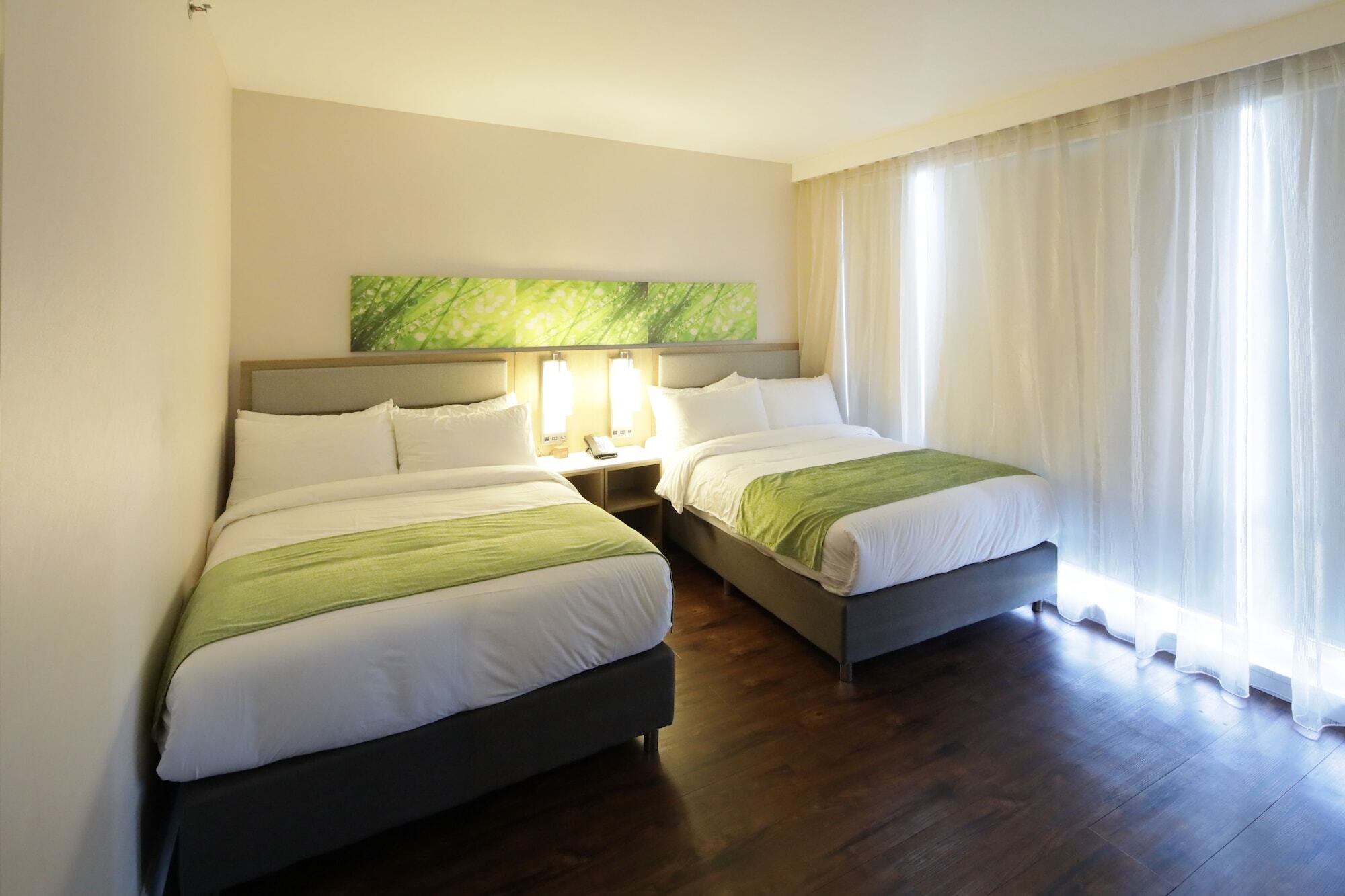 Hotel Wyndham Garden Fresh Meadows Flushing 3*