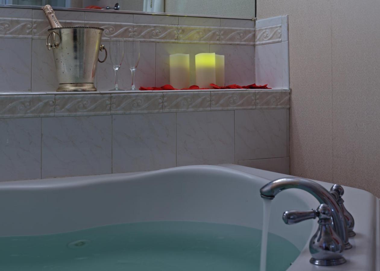 Akwaaba Mansion Bed & Breakfast