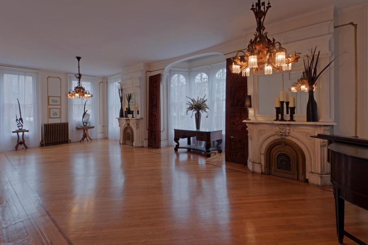 Bed & Breakfast Akwaaba Mansion *